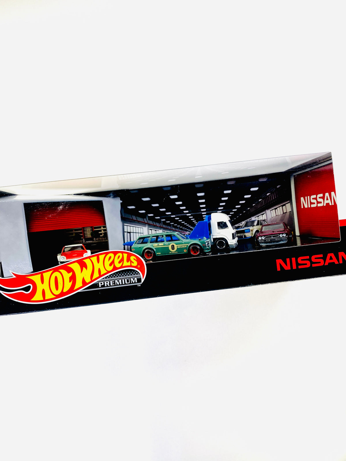 Hot Wheels 2020 Wal-Mart Exclusive Car Culture Premium Nissan Box Set Diorama - Damaged Box